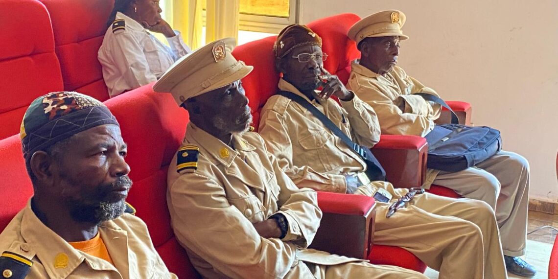 Queimadas anárquicas no Lôvua: Autoridades tradicionais alertadas!